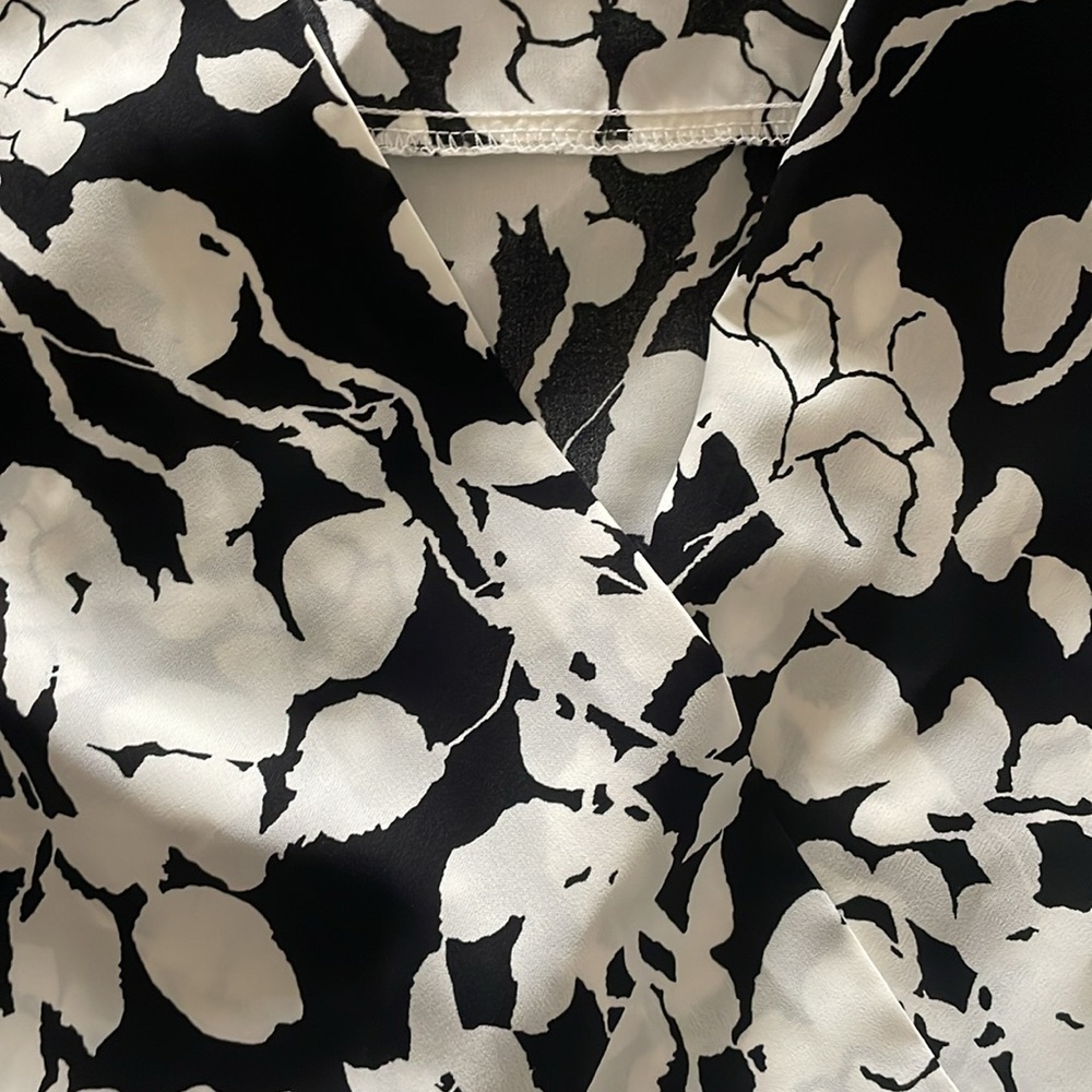 Crossover blouse - Picture 3 of 3